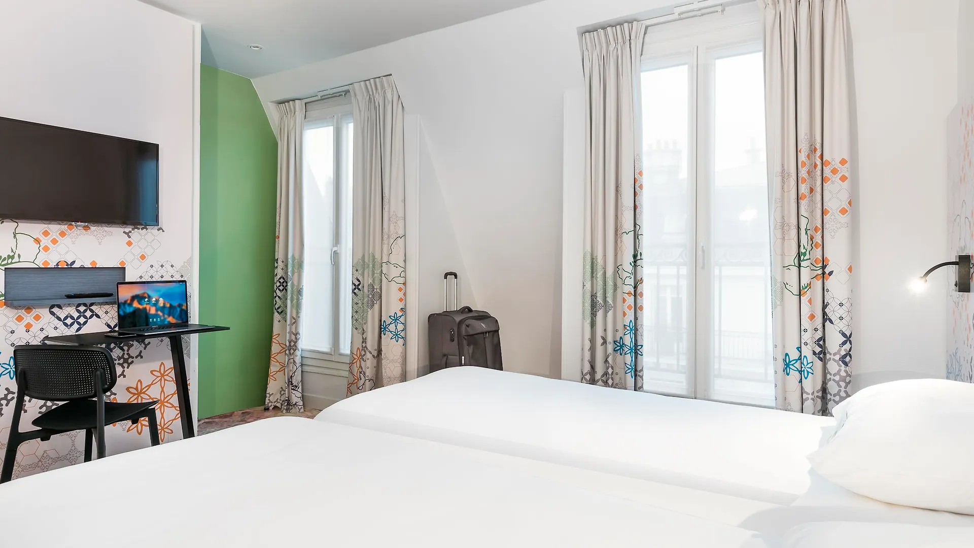 Ibis Styles Gare Saint Lazare 3* פריז