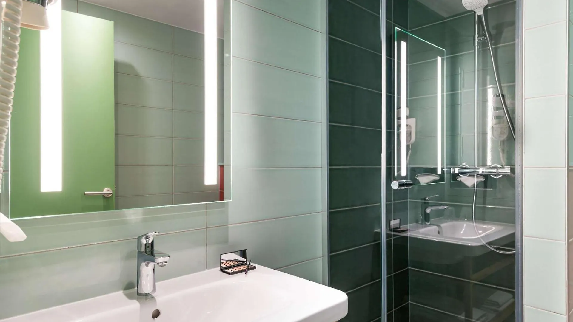 Ibis Styles Gare Saint Lazare Hotel Paris