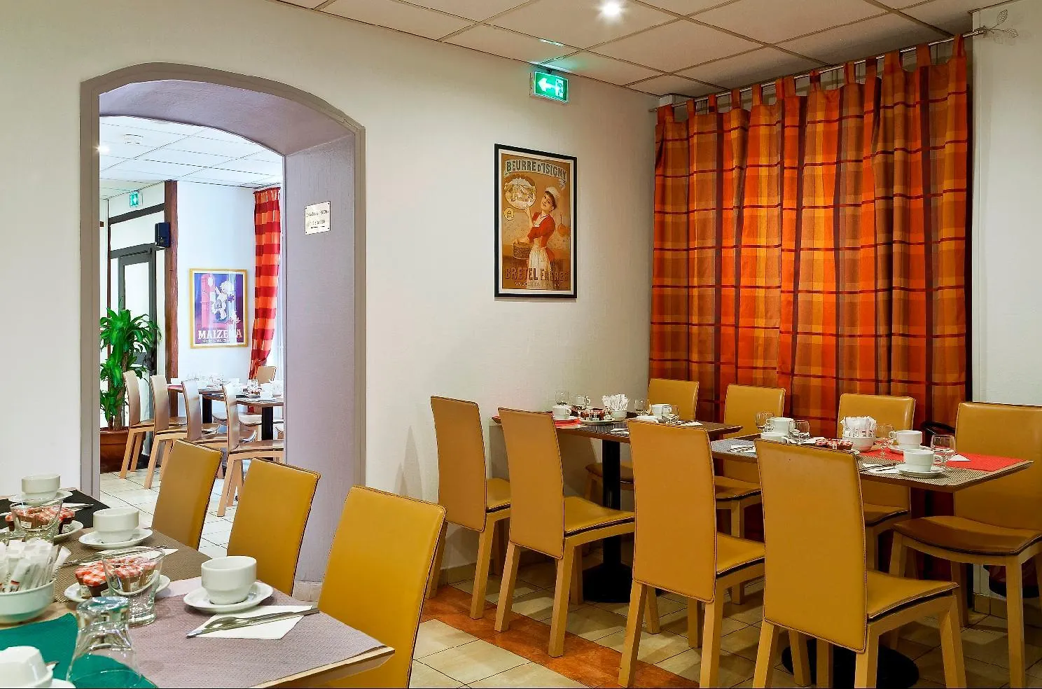 Ibis Styles Gare Saint Lazare 3* פריז