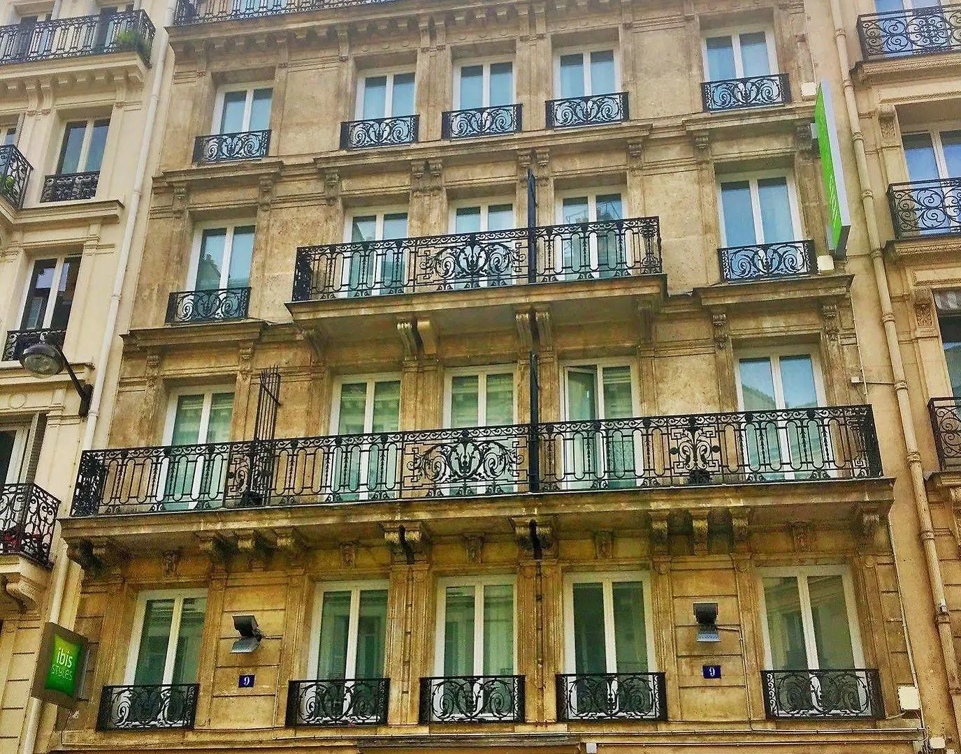 Ibis Styles Gare Saint Lazare Hotel 3*